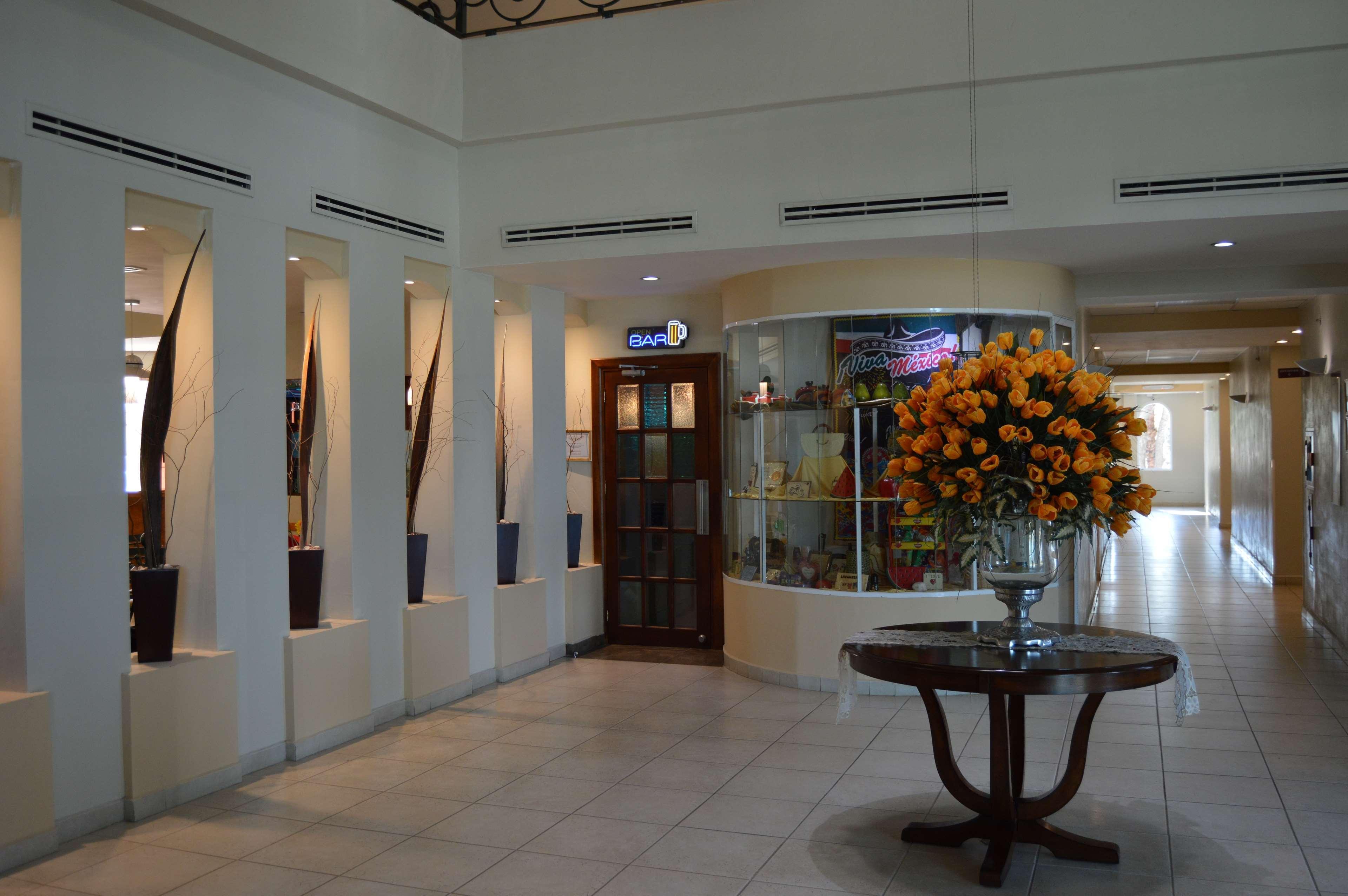 ベストウェスタン バザレル イン Montemorelos エクステリア 写真