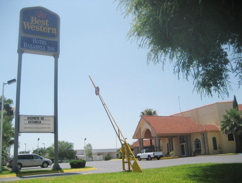 ベストウェスタン バザレル イン Montemorelos エクステリア 写真