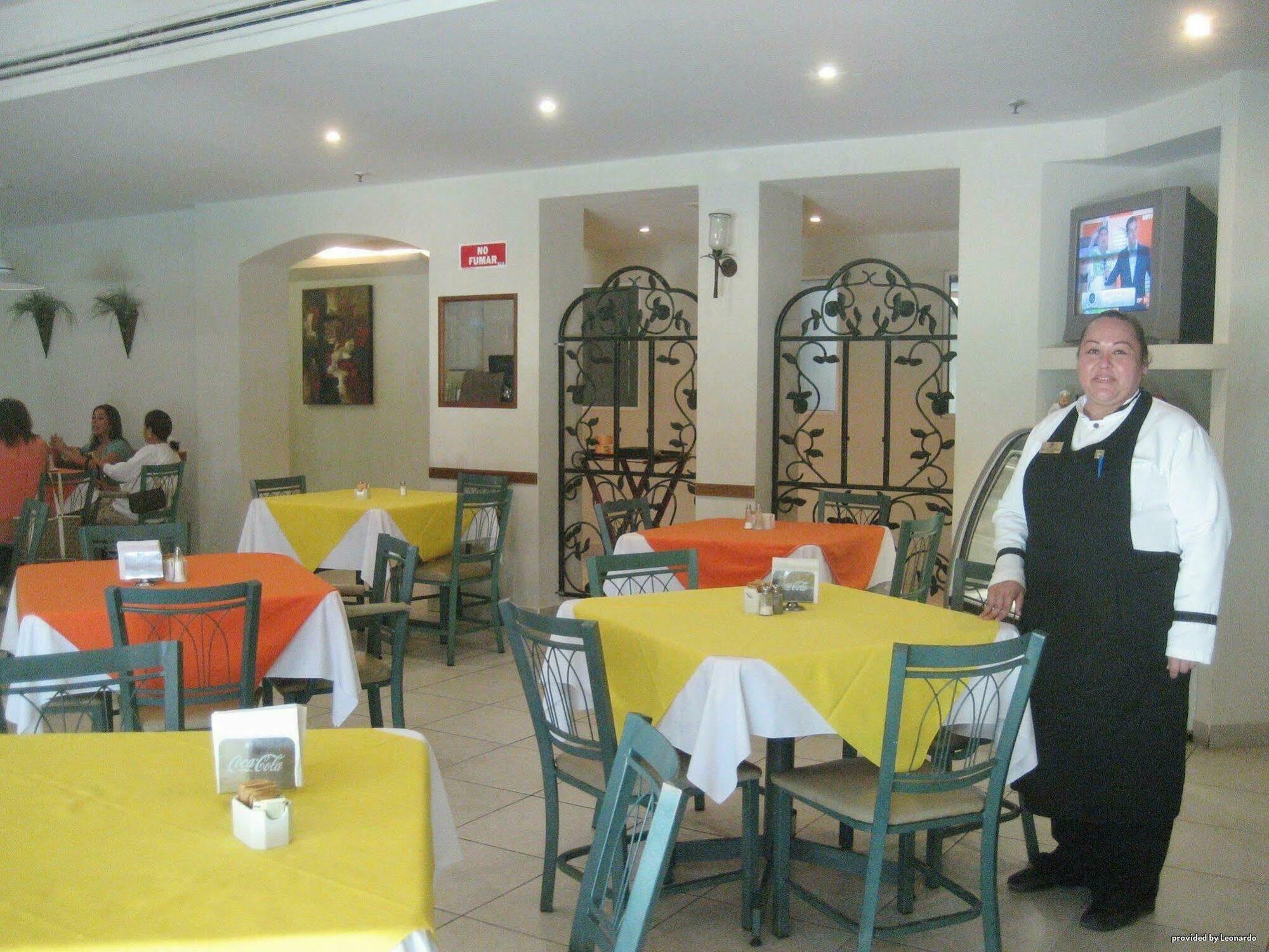 ベストウェスタン バザレル イン Montemorelos エクステリア 写真